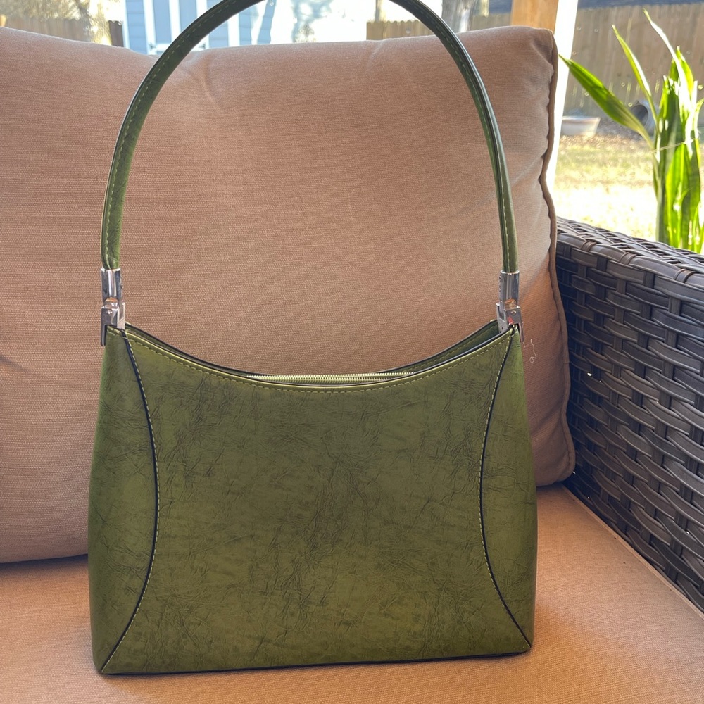 Elegant Green Shoulder Bag